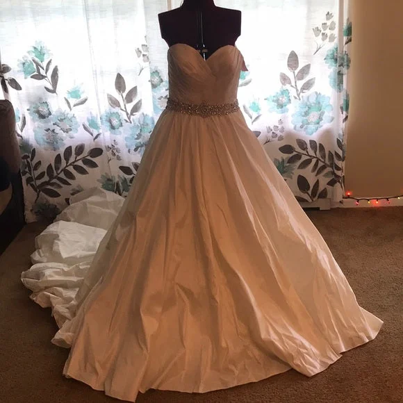 Act Now Allure Bridals