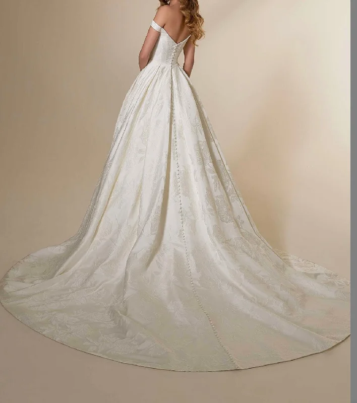 Online Only Madeline Gardner Marquesa Wedding Dress style 2547