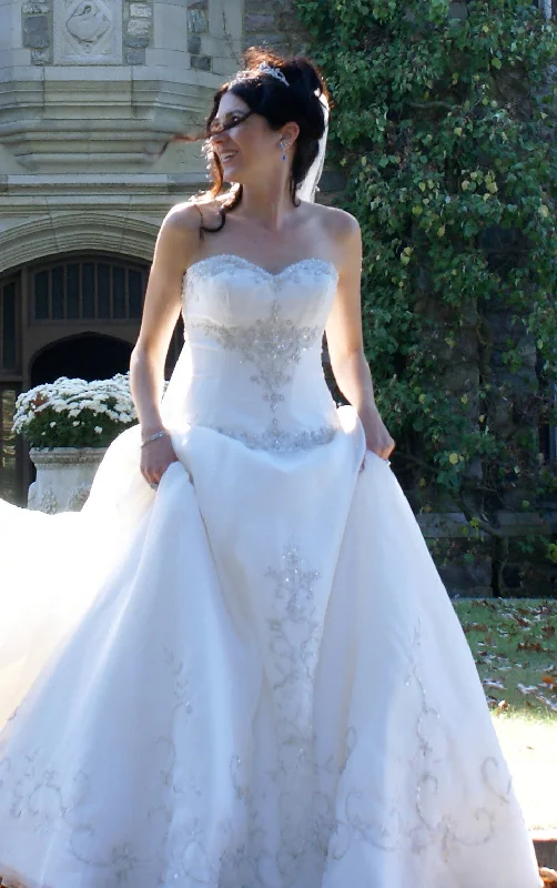 Midnight Sale Allure Bridals #10/897962