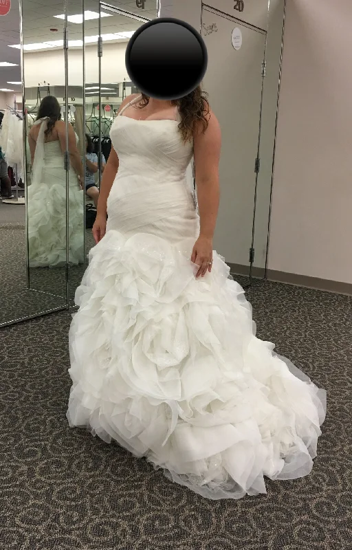 Limited Stock Vera Wang White VW351172, size 12