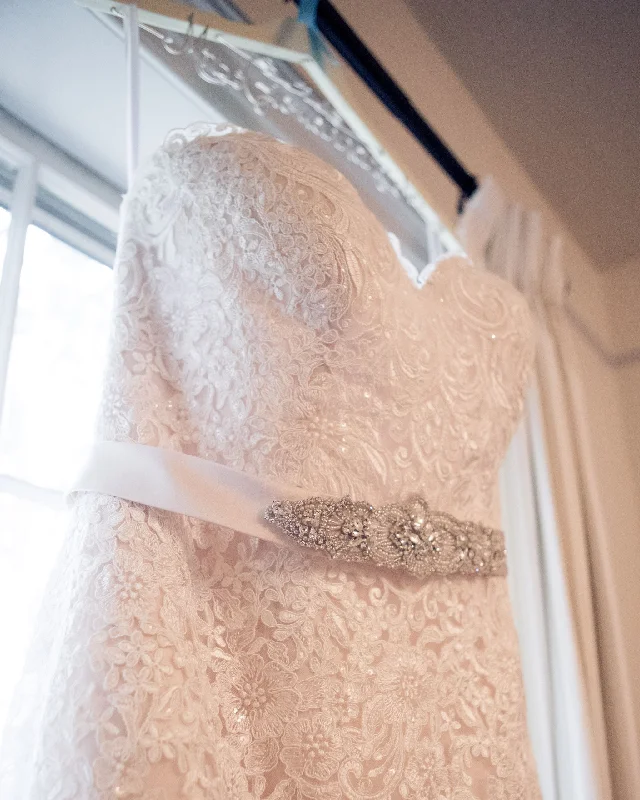 Stock Clearance Allure Bridals 0479