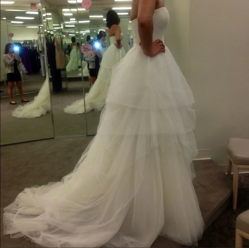 Shop and Save Vera Wang White VW351065