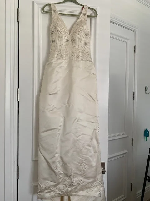 Quick Sale Carmela Sutera Sleeveless, V neck, open back
