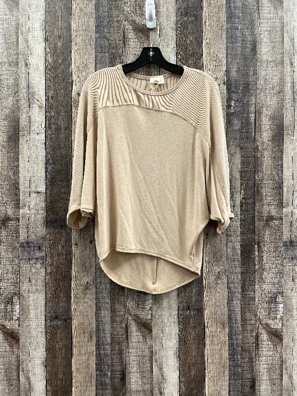 Price Fest Top Long Sleeve By Cmf  Size: Xs