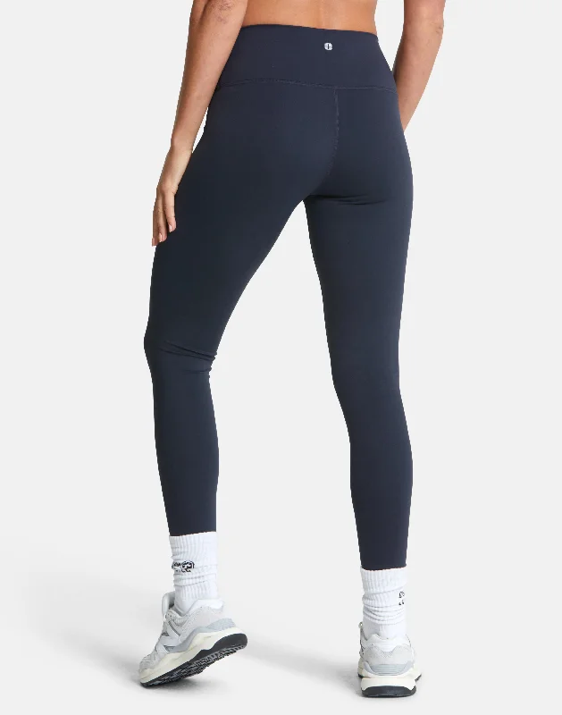 Take Advantage Aurora Legging in Obsidian