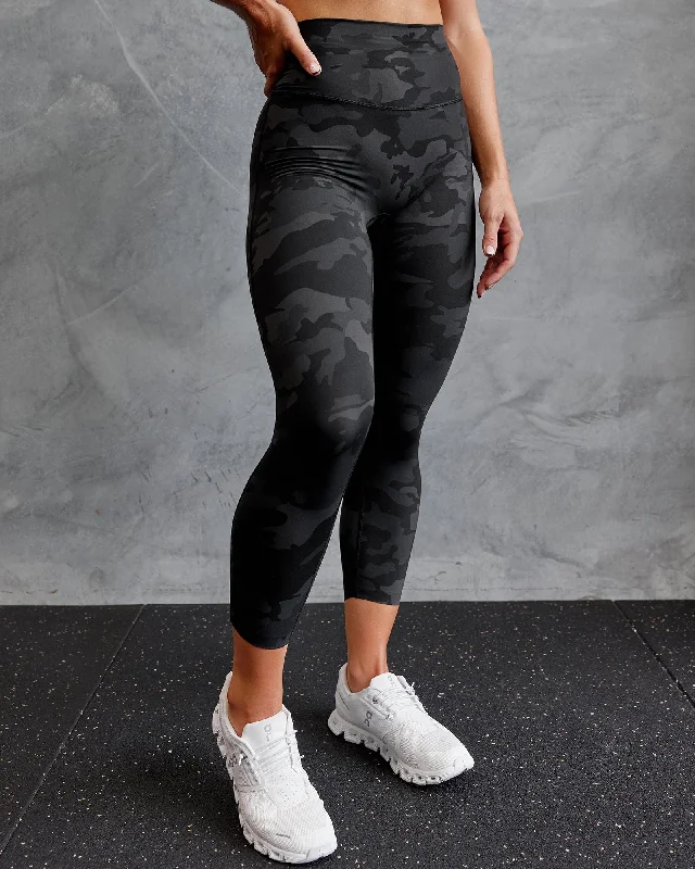 Early Access Elixir 7/8 Length Leggings - Black Camo