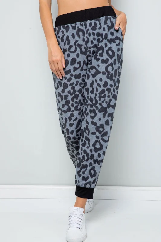 Super Deal Celeste Full Size Leopard Contrast Sweatpants