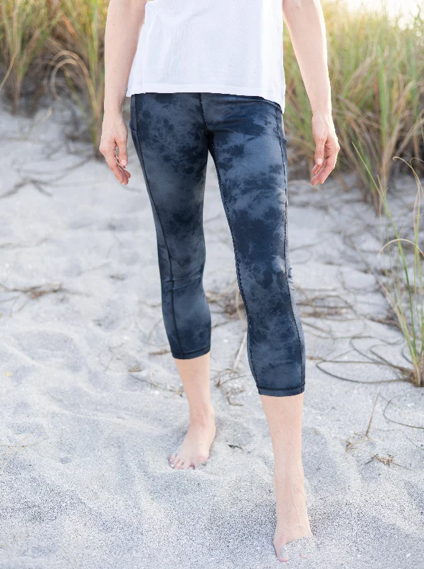 Big Savings Women's Cropped Leggings | Charcoal