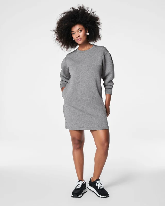 Don't Wait AIRESSENTIALS CREW NECK DRESS