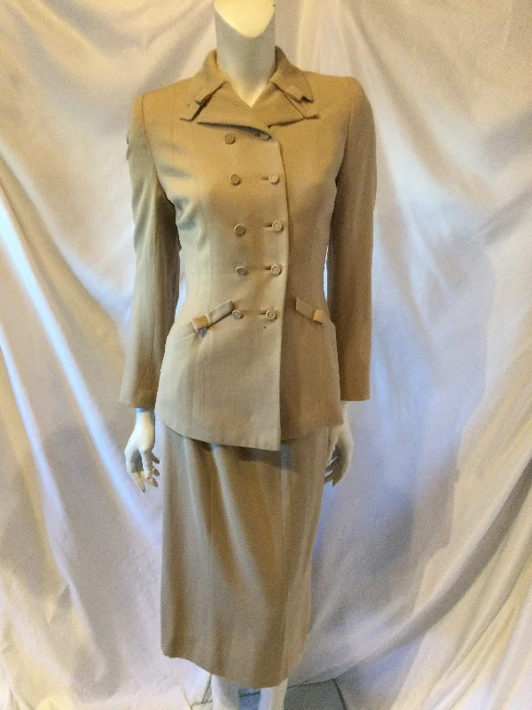 Unmissable Offer Vintage 1940s Tan Post War Forstman Wool Suit/blouse size 5